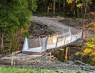 Stahl-Hängebrücke von Lernenden